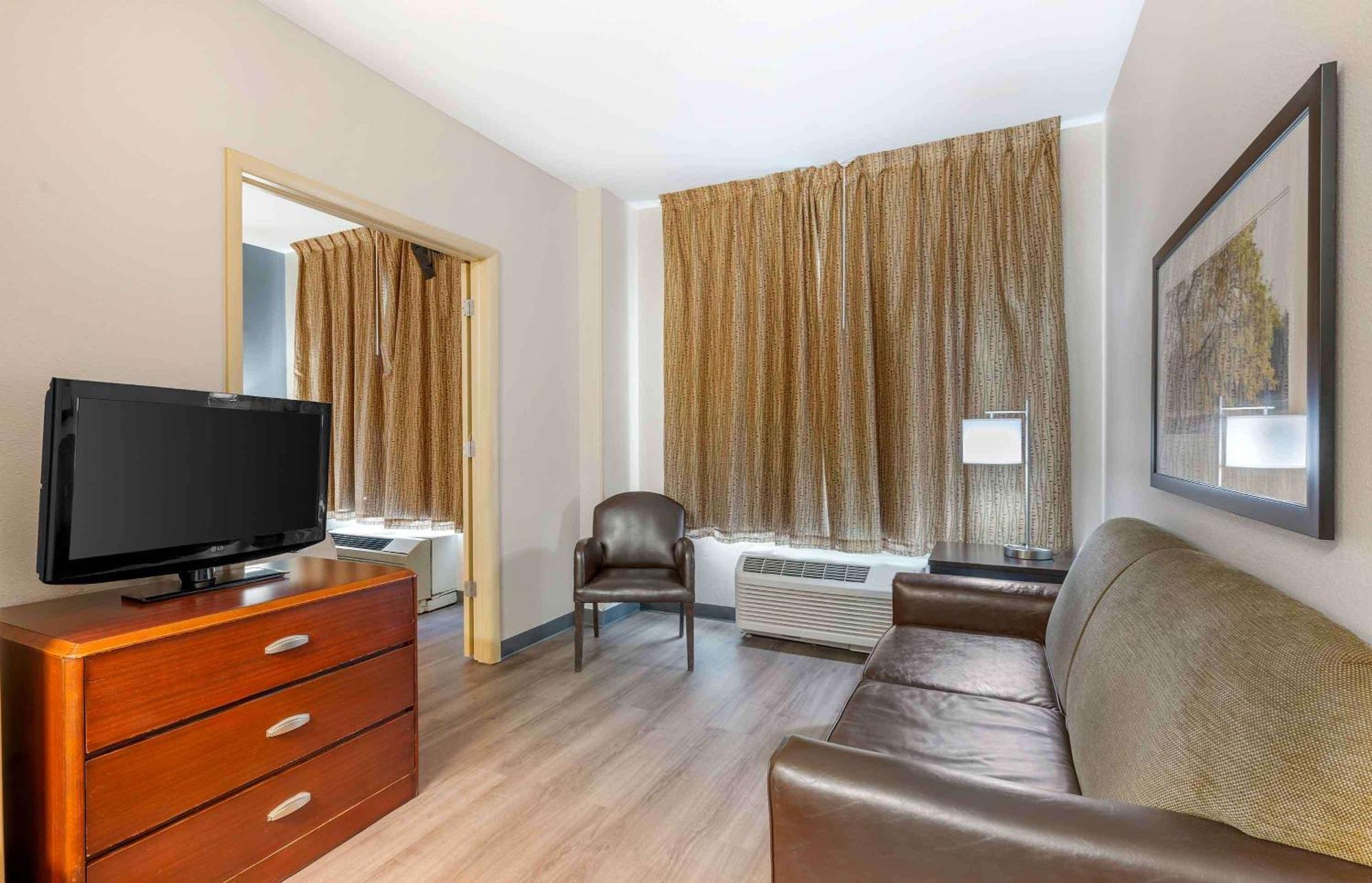 Extended Stay America Suites - Indianapolis - Airport - W Southern Ave Bagian luar foto